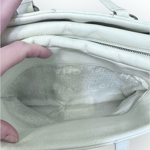 CHANEL 2003/04 Coco Bar Caviar Quilted Leather LAX Bowler/Shoulder Bag, Ivory - Picture 15 of 16